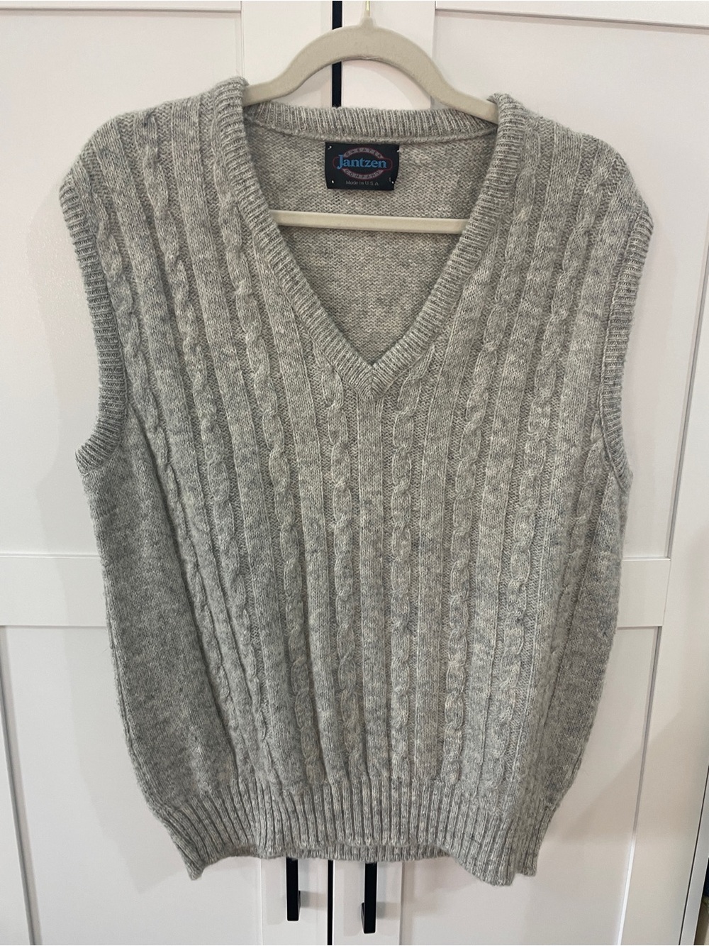 Jantzen Men's Gray Cable Knit V-Neck Wool Sweater Vest M